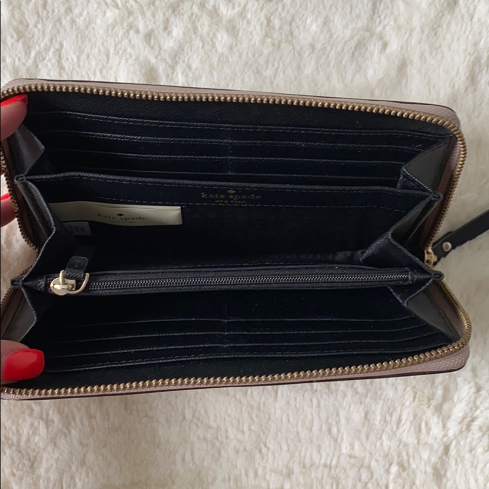 Kate Spade wallet - Picture 4 of 6